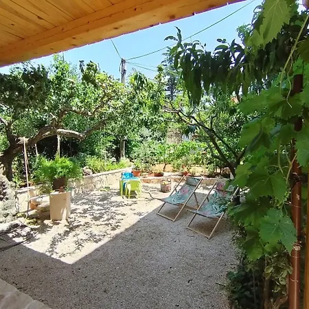 Apartament Mihaela *