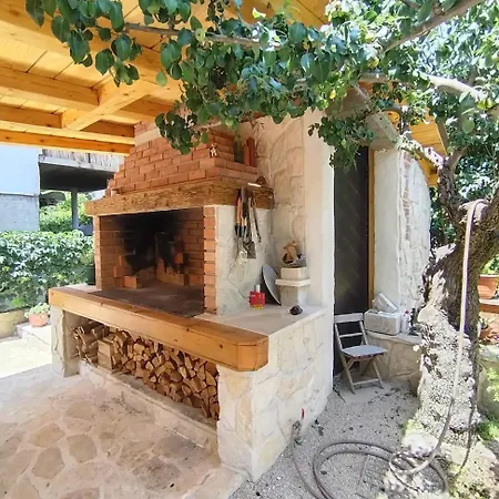 Apartament Mihaela *