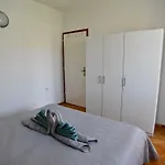 Mihaela 아파트