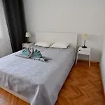Mihaela 아파트